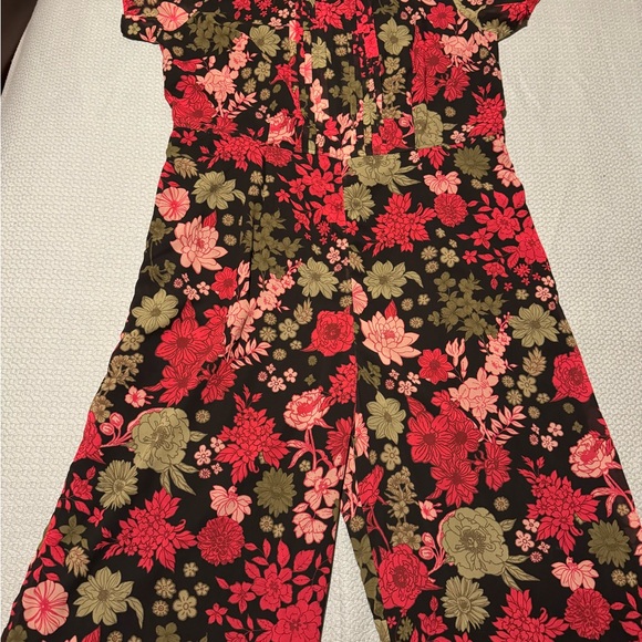 Romper or jumpsuit - Picture 2 of 5